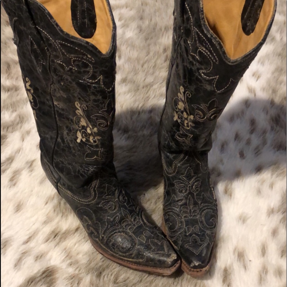 Black Corral Snip Toe Boots